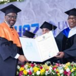 Rector-UASD-entrega-certificado